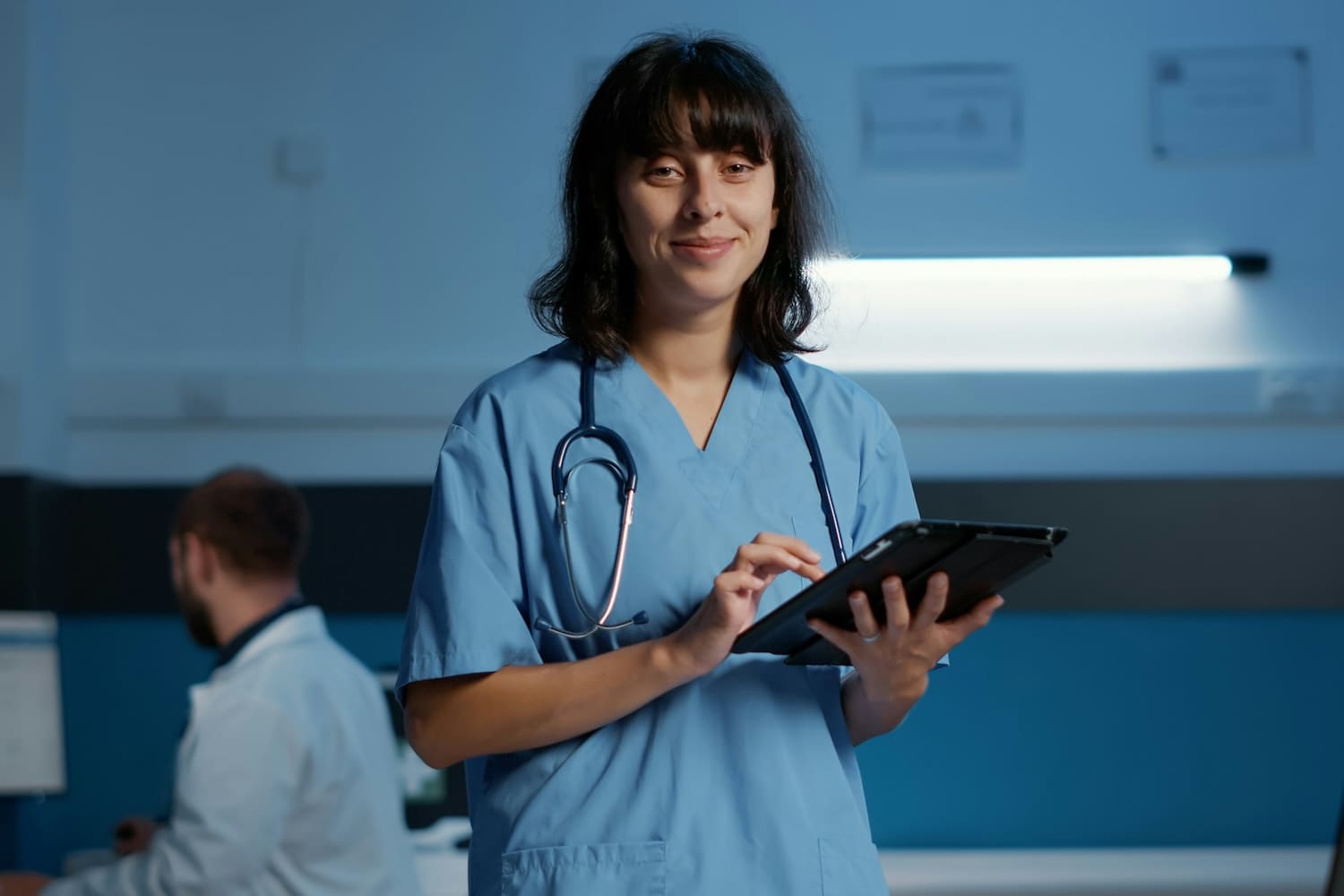 The Hidden Impact of Australia's Nursing Crisis: How Communication Technology Can Restore Quality Care and Staff Wellbeing / Mitel ANZ
