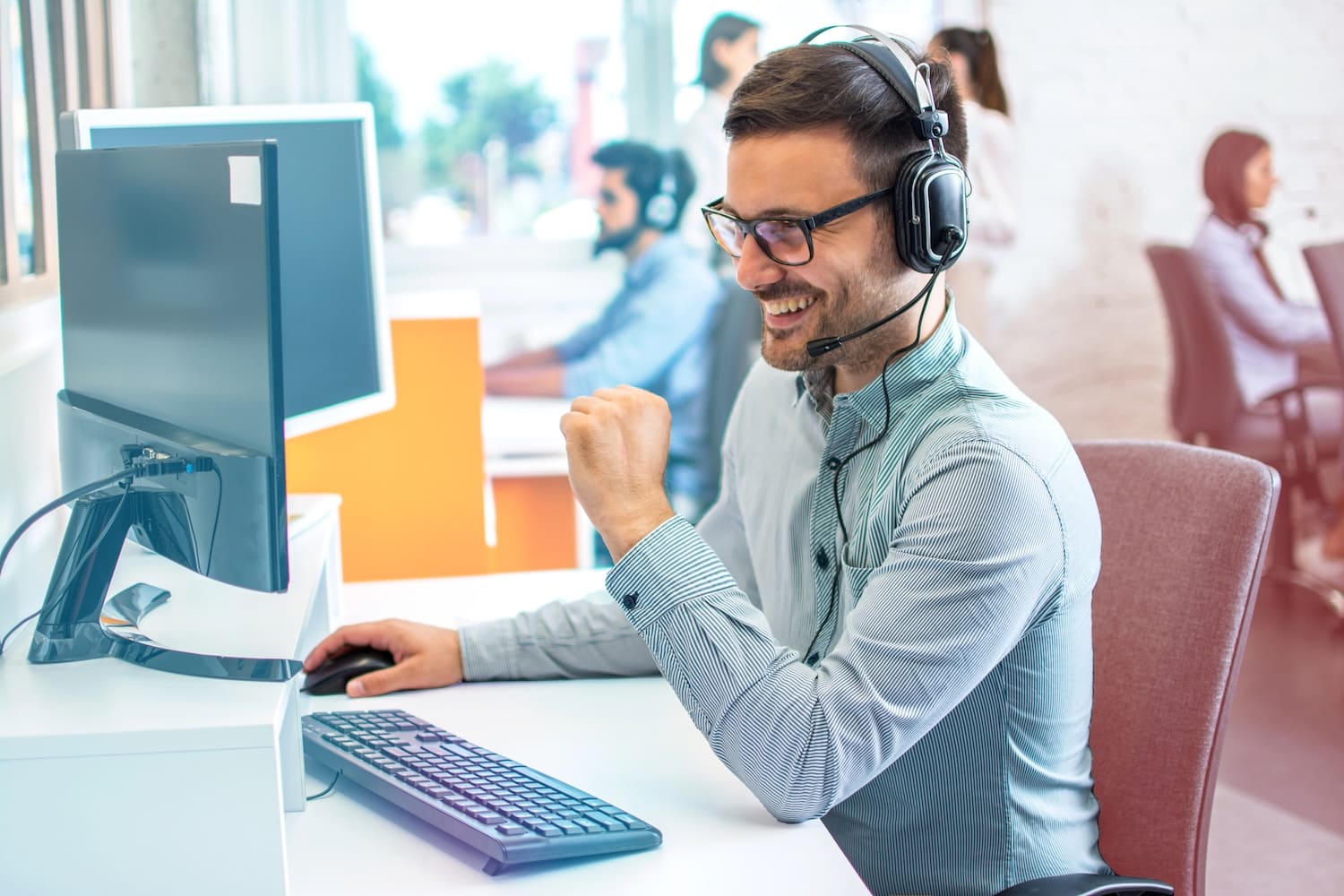 First Contact Resolution Strategies: Reducing Customer Effort in Australian Contact Centres / Mitel ANZ