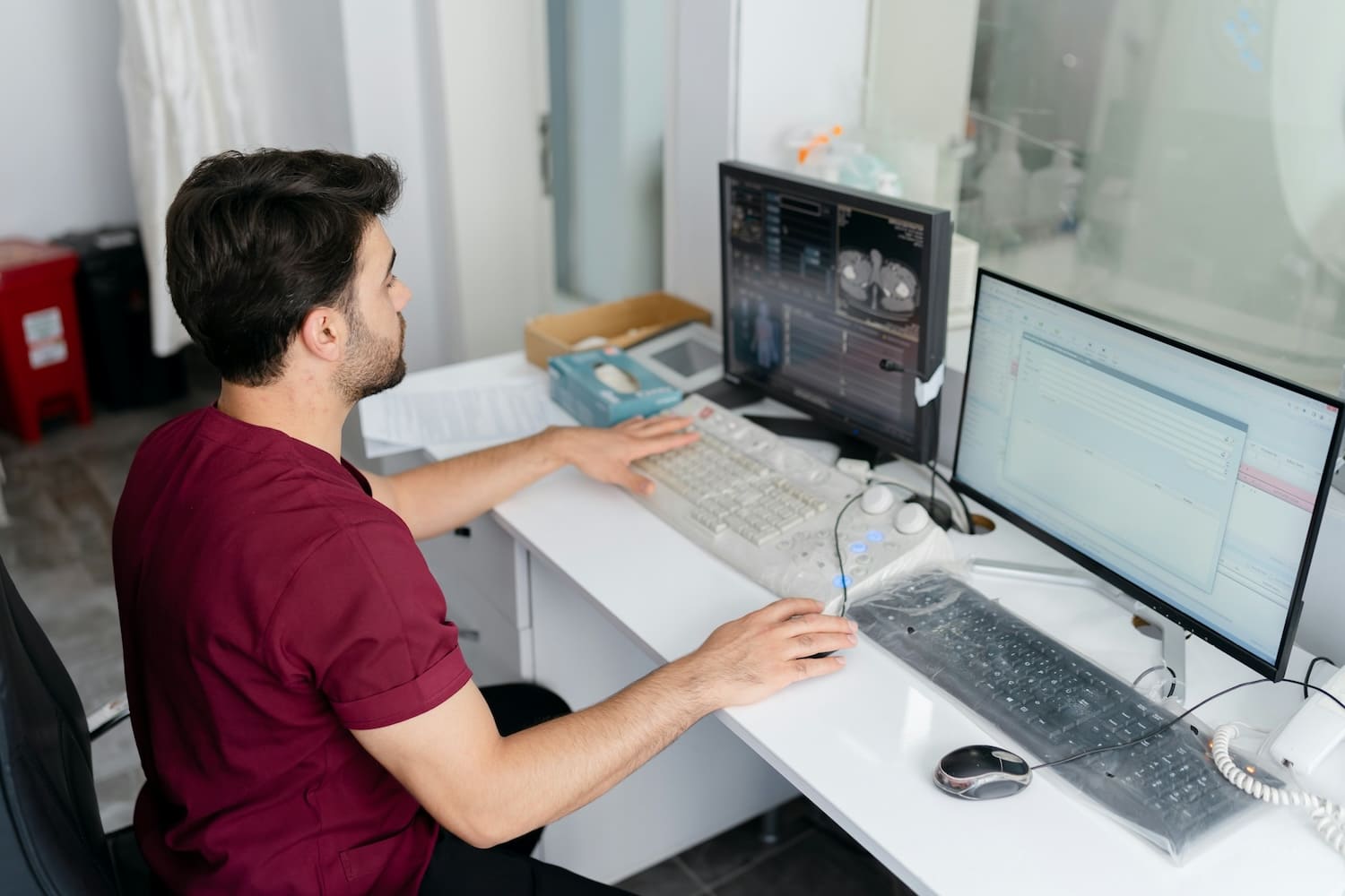 Medical Malpractice Risk Management: Professional Protection Through Better Communication Systems / Mitel ANZ