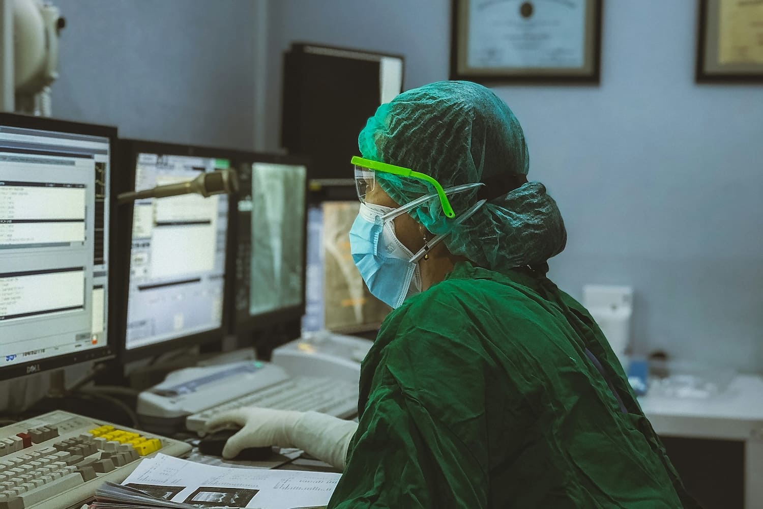 Healthcare AI Implementation: Why Communication Integration Matters More Than Technology / Mitel ANZ